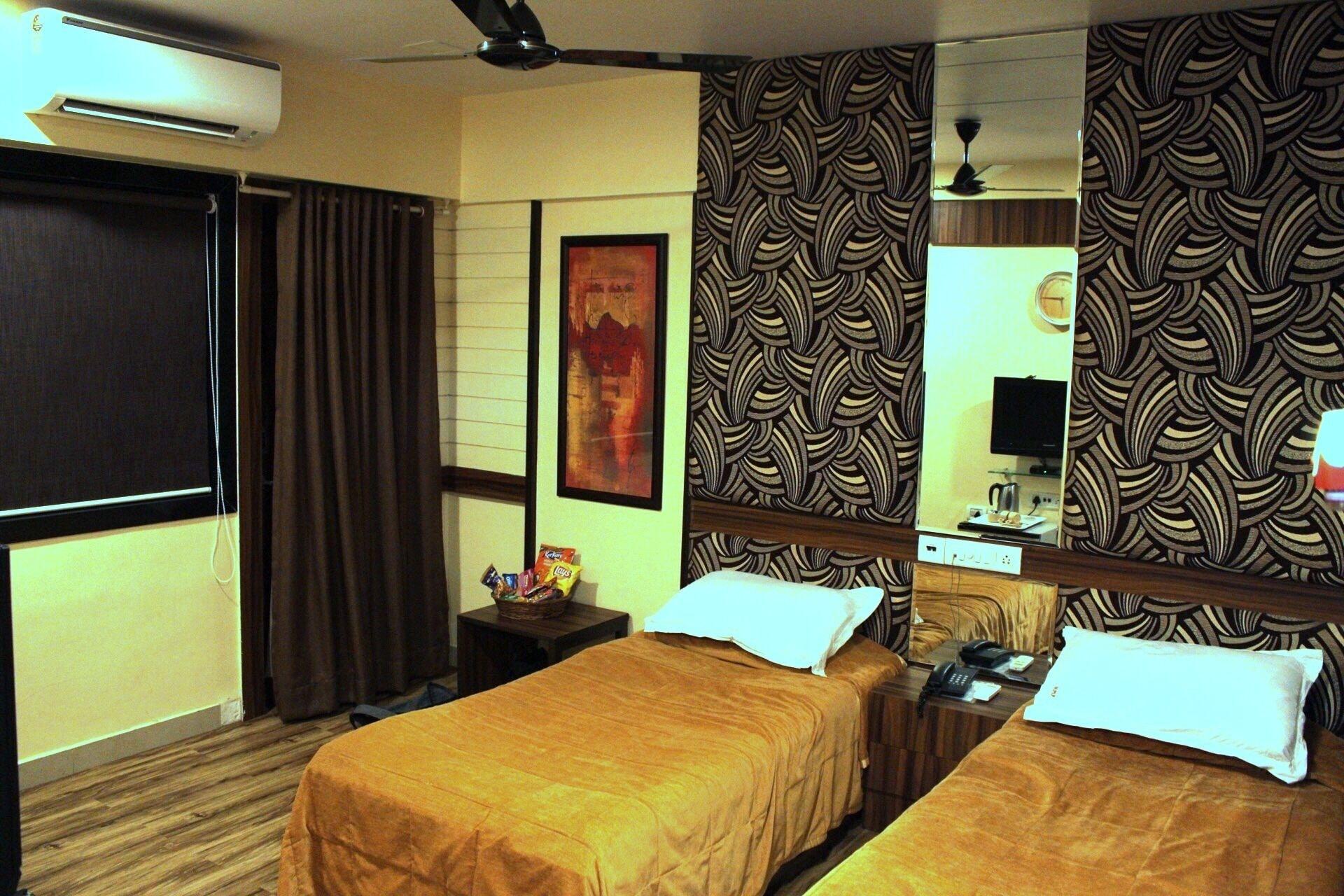 Hotel Metro Palace Bombay