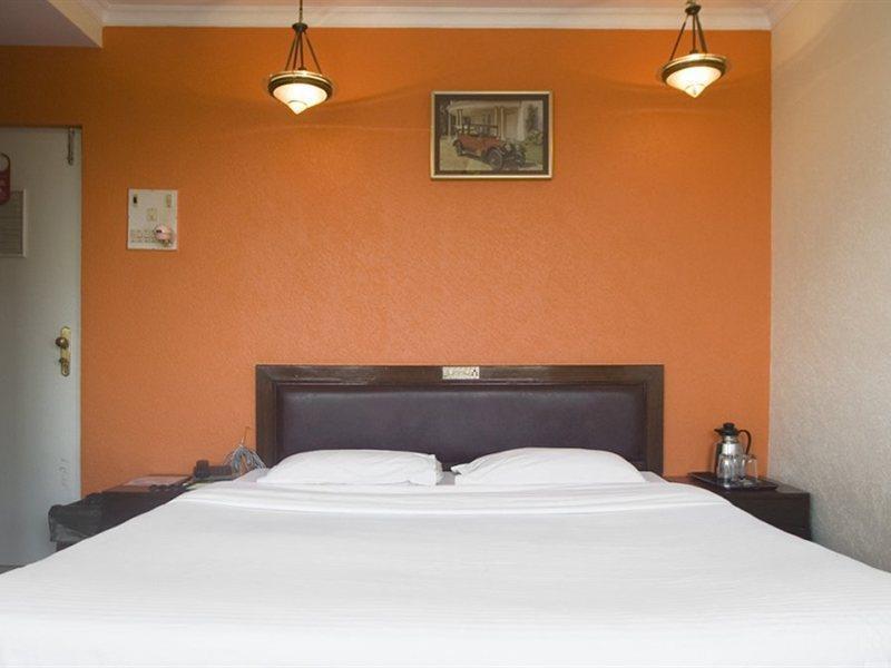 Hotel Metro Palace Bombay
