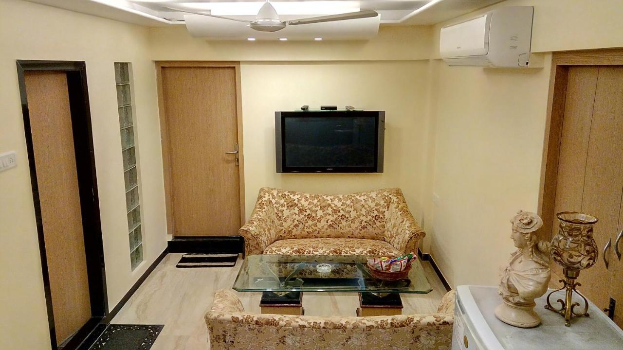 Metro Palace Bandra 3*