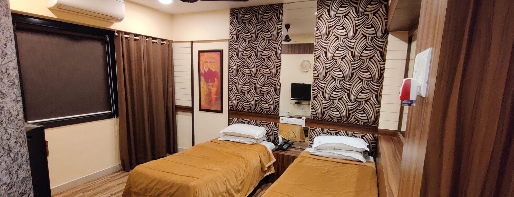 Hotel Metro Palace Bandra 3*