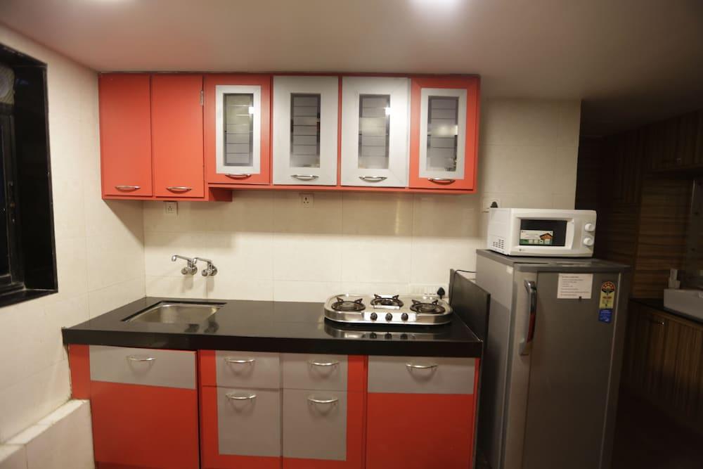 Metro Palace Bandra 3*