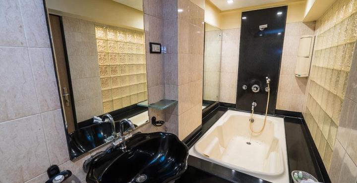 Metro Palace Bandra