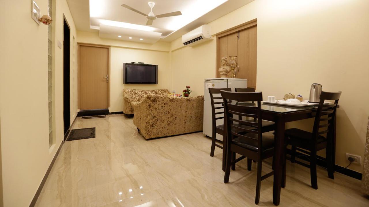Metro Palace Bandra Hotel