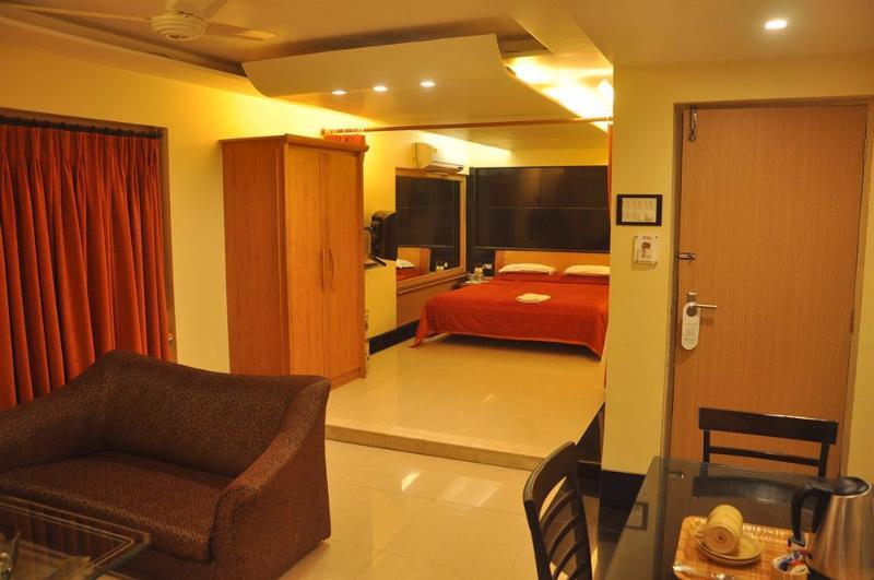 Hotel Metro Palace Bandra Mumbai (Bombay)